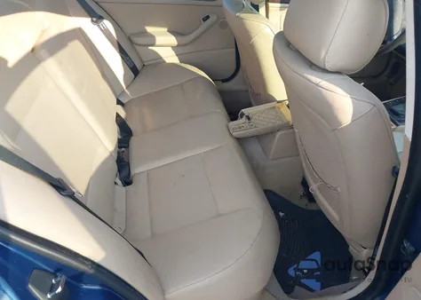 2002 BMW 325Xi z USA, uszkodzony, nr VIN WBAEU334X2PF66722